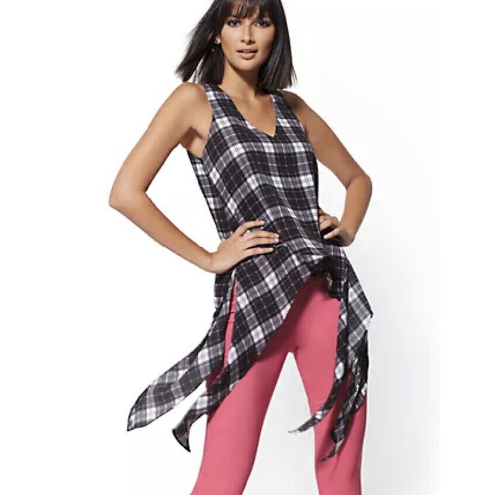 New York & Company 7th Avenue Plaid Sharkbite-Hem Top - Small